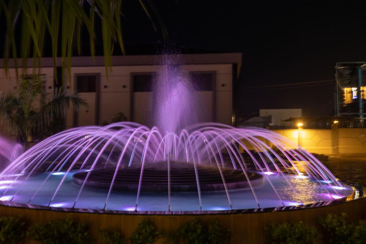 Imperial Plaza Hotel & Resort Djoeba Buitenkant foto