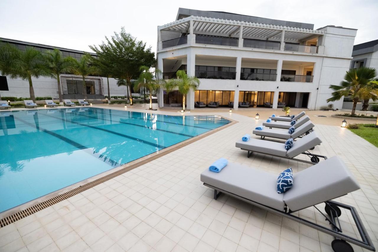 Imperial Plaza Hotel & Resort Djoeba Buitenkant foto