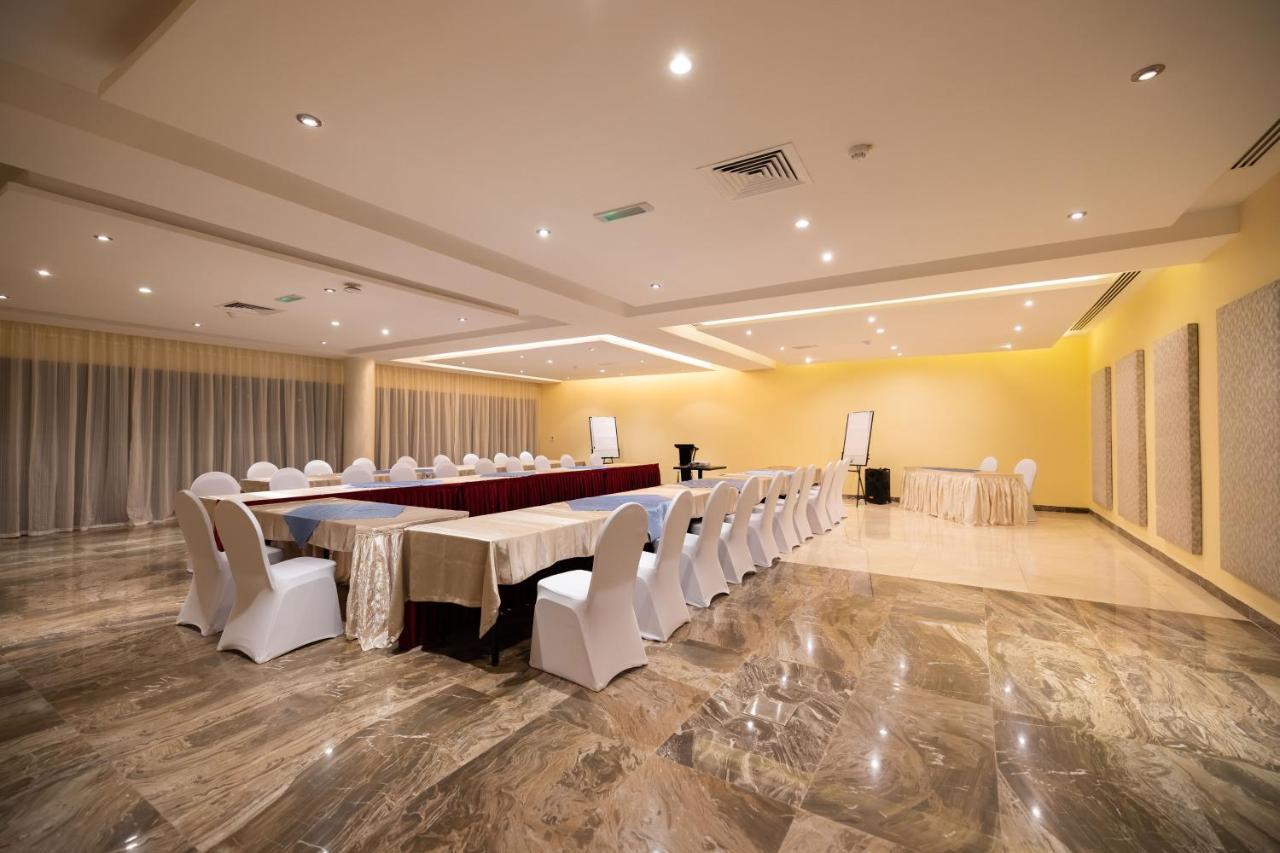 Imperial Plaza Hotel & Resort Djoeba Buitenkant foto