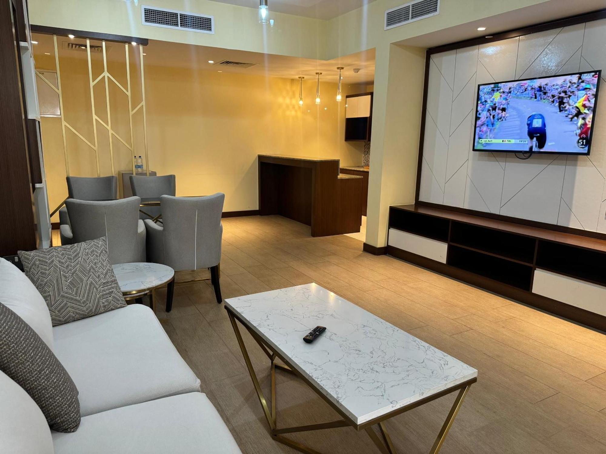 Imperial Plaza Hotel & Resort Djoeba Buitenkant foto